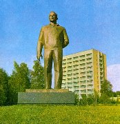 Памятник Ю Гагарину в Звёздном 22
